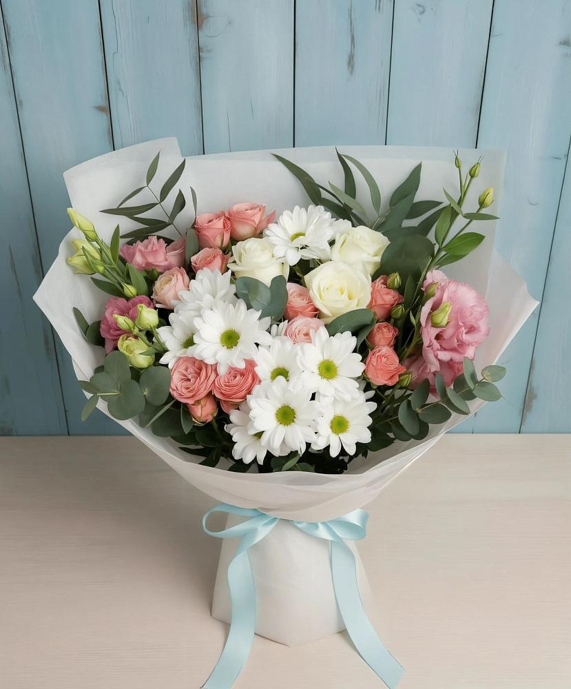 Букет цветов из: Розы, Лизиантусы и Хризантемы в Павловское