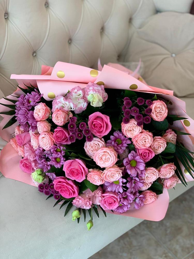 Букет цветов из: Хризантемы, Розы и Лизиантусы в Павловское