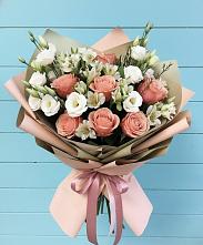 Букет цветов из:  Розы, Альстромерии и Лизиантусы в Павловское