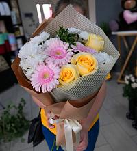 Букет цветов из:  Герберы, Розы и Хризантемы в Павловское