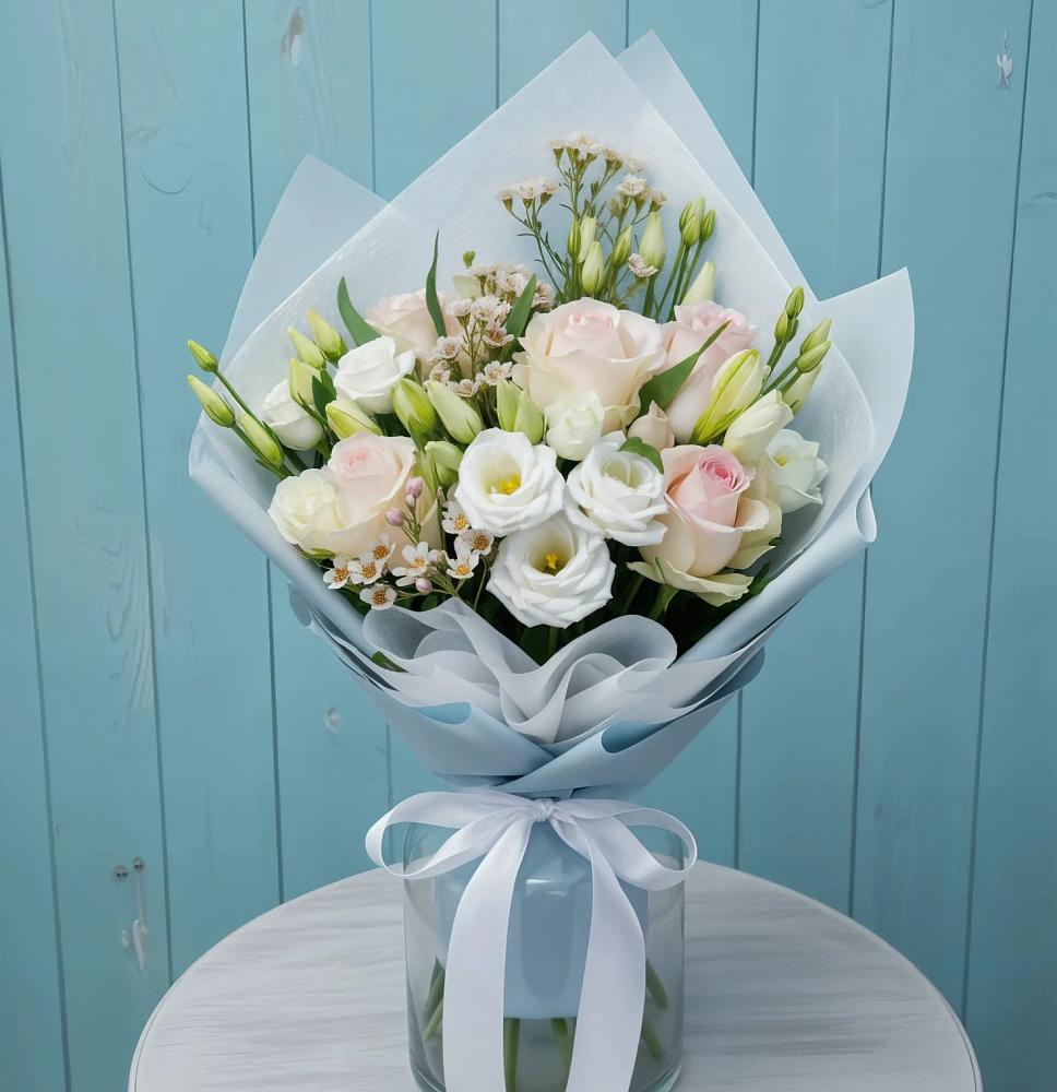 Букет цветов из: Розы и Лизиантусы в Павловское