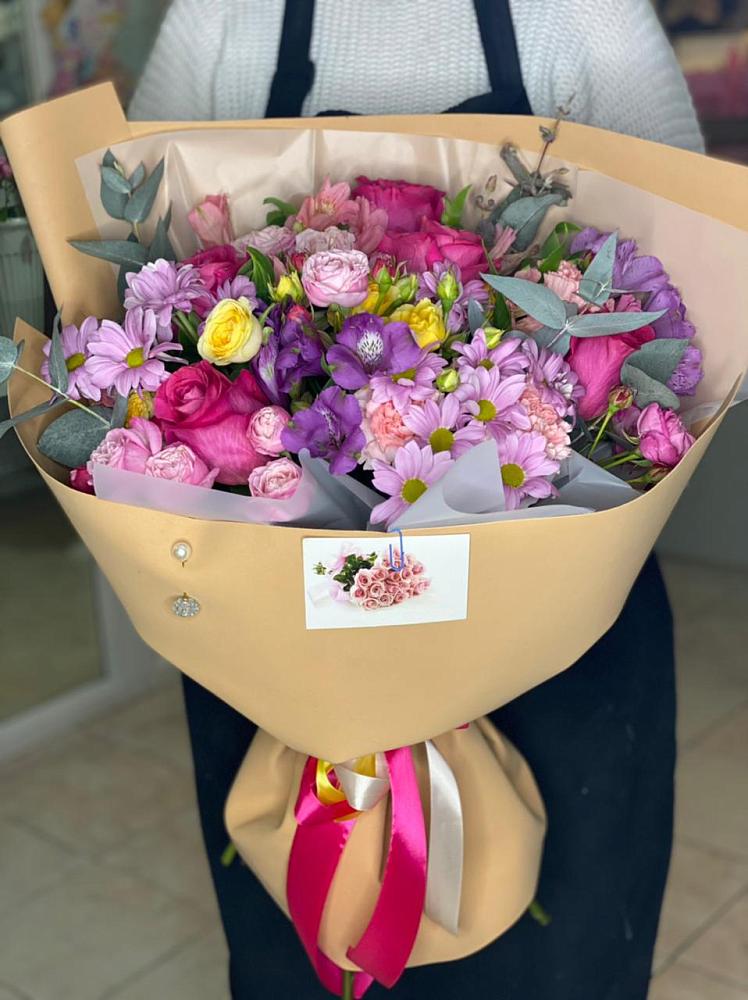 Букет цветов из: Хризантемы, Гвоздики и Альстромерии в Павловское