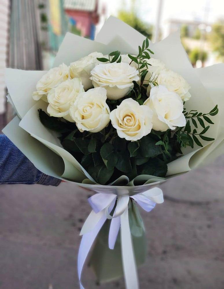 Букет Белые розы Проуд в Павловское