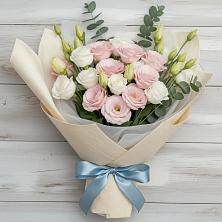Букет цветов из:  Лизиантусы в Павловское