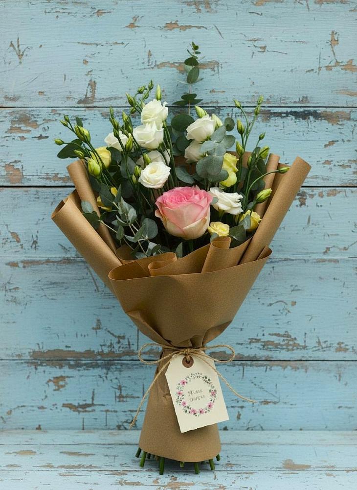 Букет цветов из: Розы и Лизиантусы в Павловское