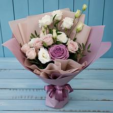 Букет цветов из:  Розы и Лизиантусы в Павловское