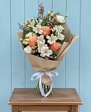 Букет цветов из:  Альстромерии, Лизиантусы, Розы и Хризантемы #REPLACE_PRED# Павловское