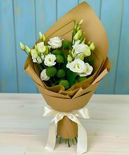 Букет цветов из:  Хризантемы и Лизиантусы в Павловское