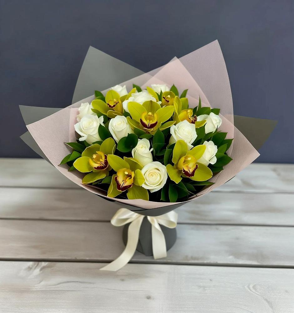 Букет цветов из: Орхидеи и Розы в Павловское