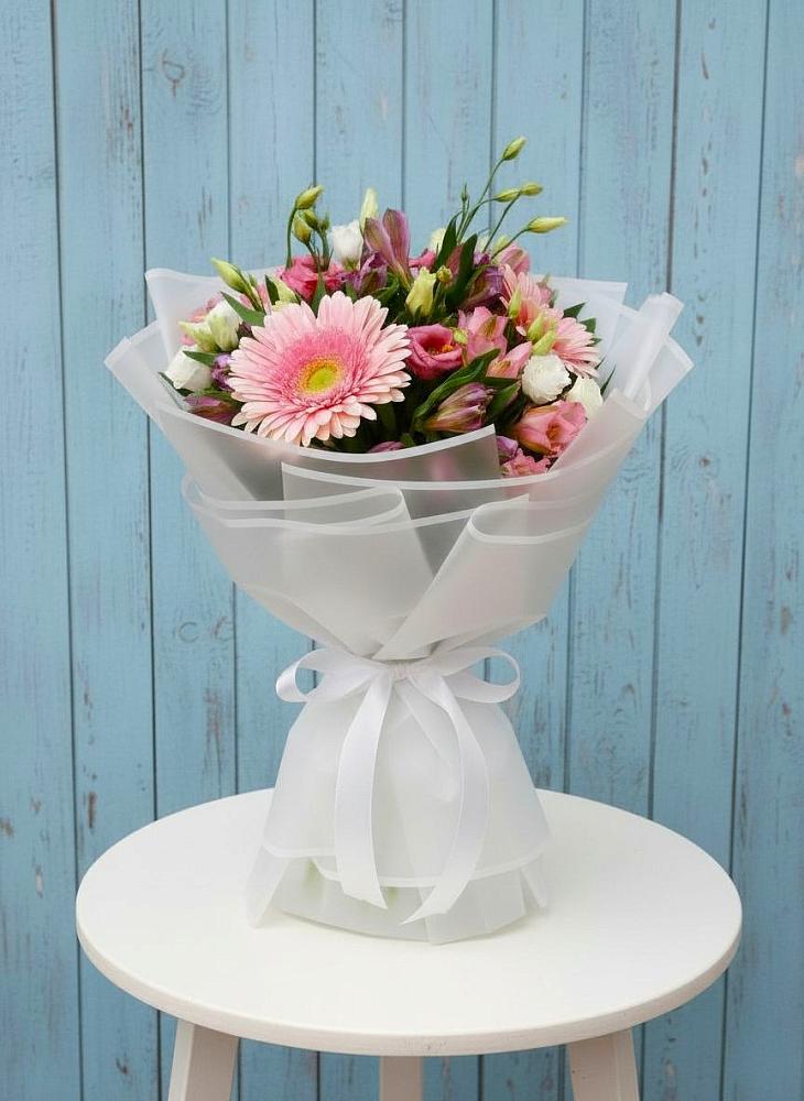 Букет цветов из: Герберы, Альстромерии и Лизиантусы в Павловское