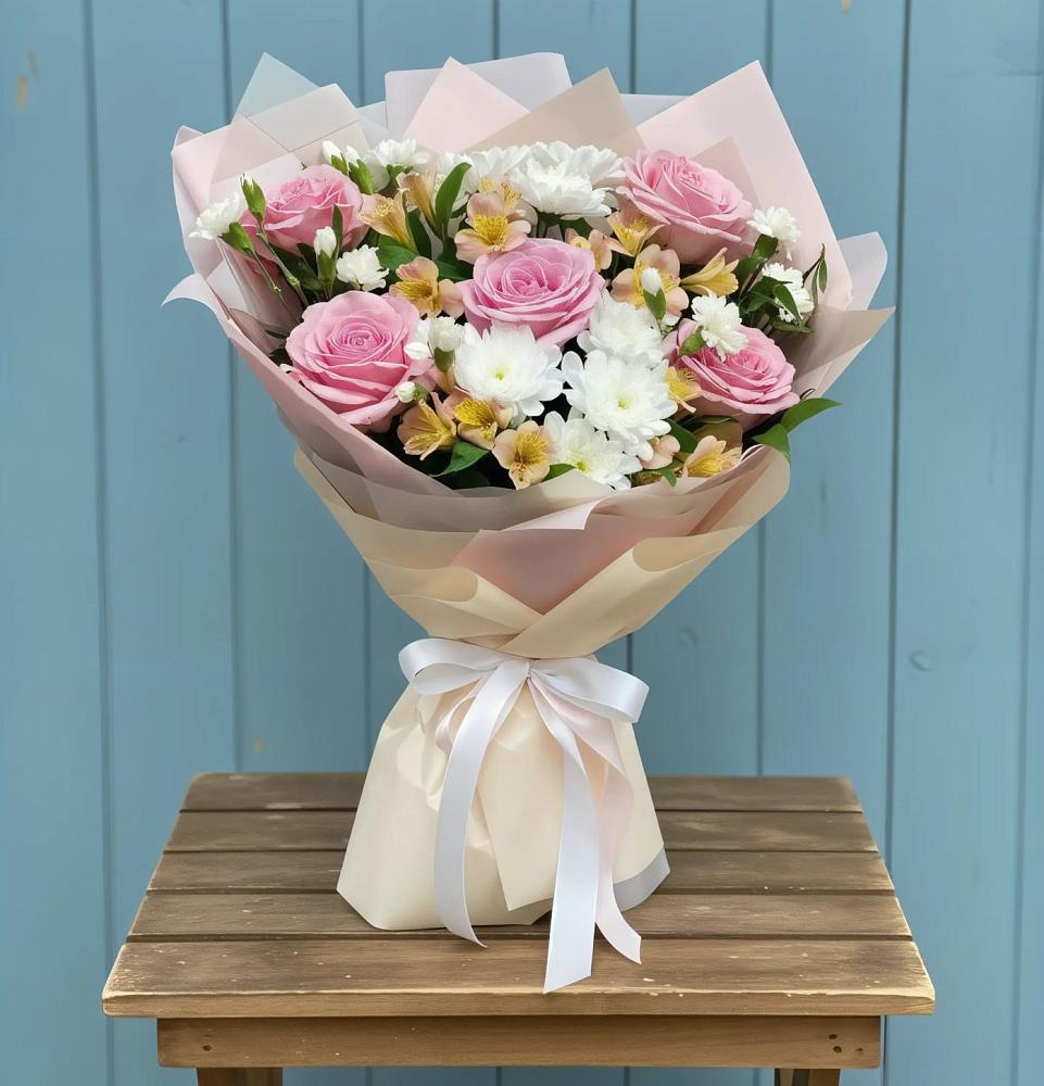 Букет цветов из: Гвоздики, Орхидеи и Розы в Павловское