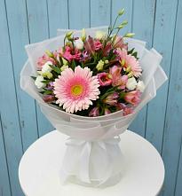 Букет цветов из:  Герберы, Альстромерии и Лизиантусы в Павловское