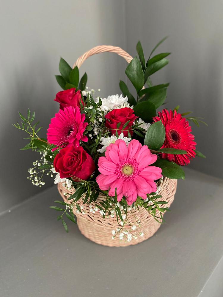 Цветочная композиция из Розы, Хризантемы и Герберы в корзине в Павловское