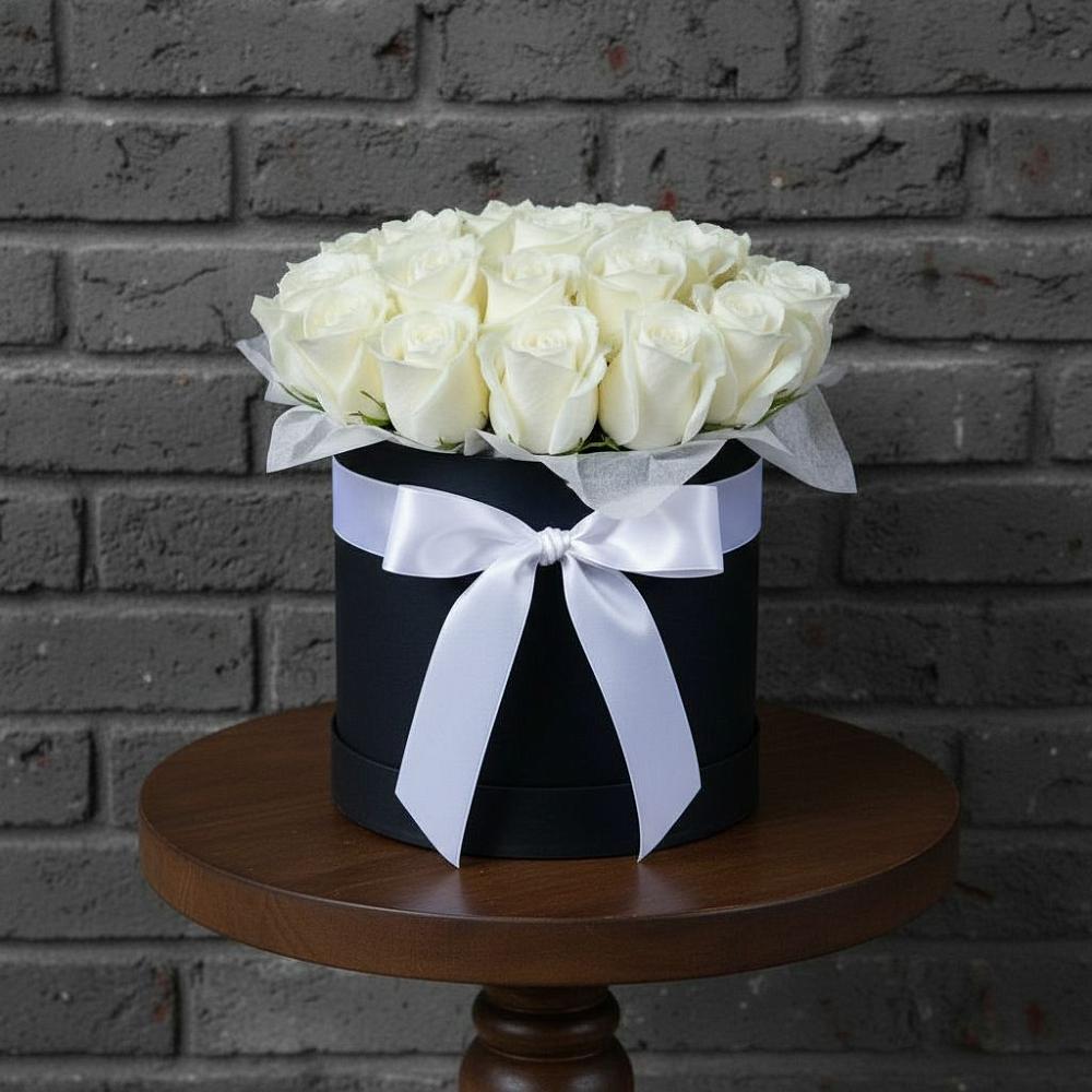 Цветочная композиция из Розы в шляпной коробке в Павловское