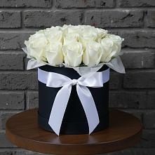 Цветочная композиция из Розы в шляпной коробке #REPLACE_PRED# Павловское