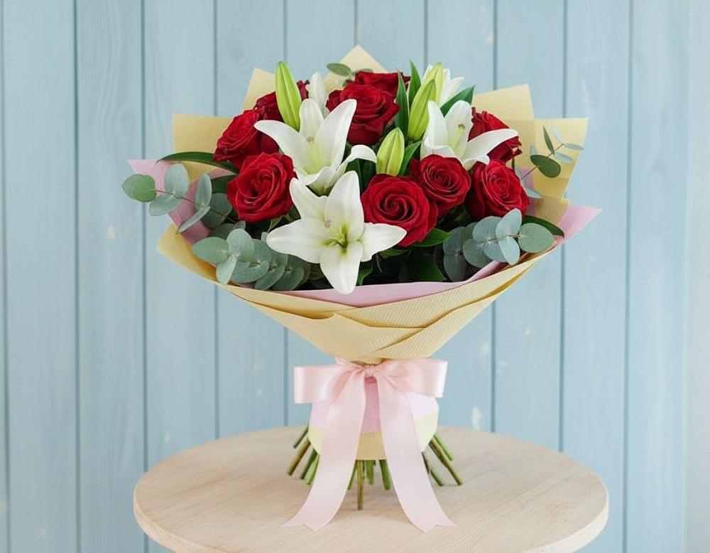 Букет цветов из: Лилии и Розы в Павловское